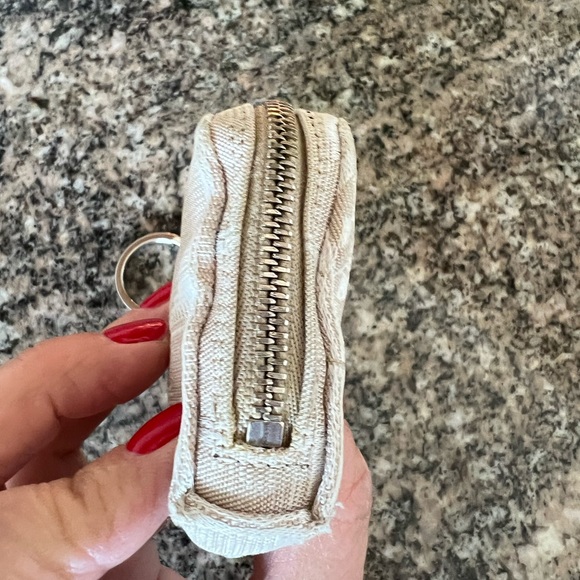 Chanel Interlocking CC Logo Wallet-Keychain - Picture 8 of 8